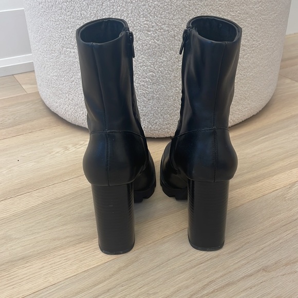 High heeled ankle boots with lugg sole - Picture 4 of 7